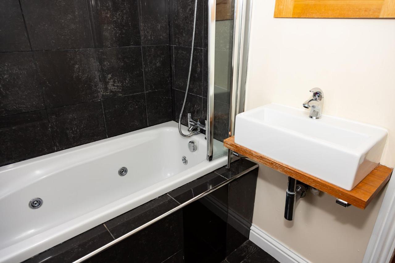 Alexander Apartments South Shields Jarrow Экстерьер фото
